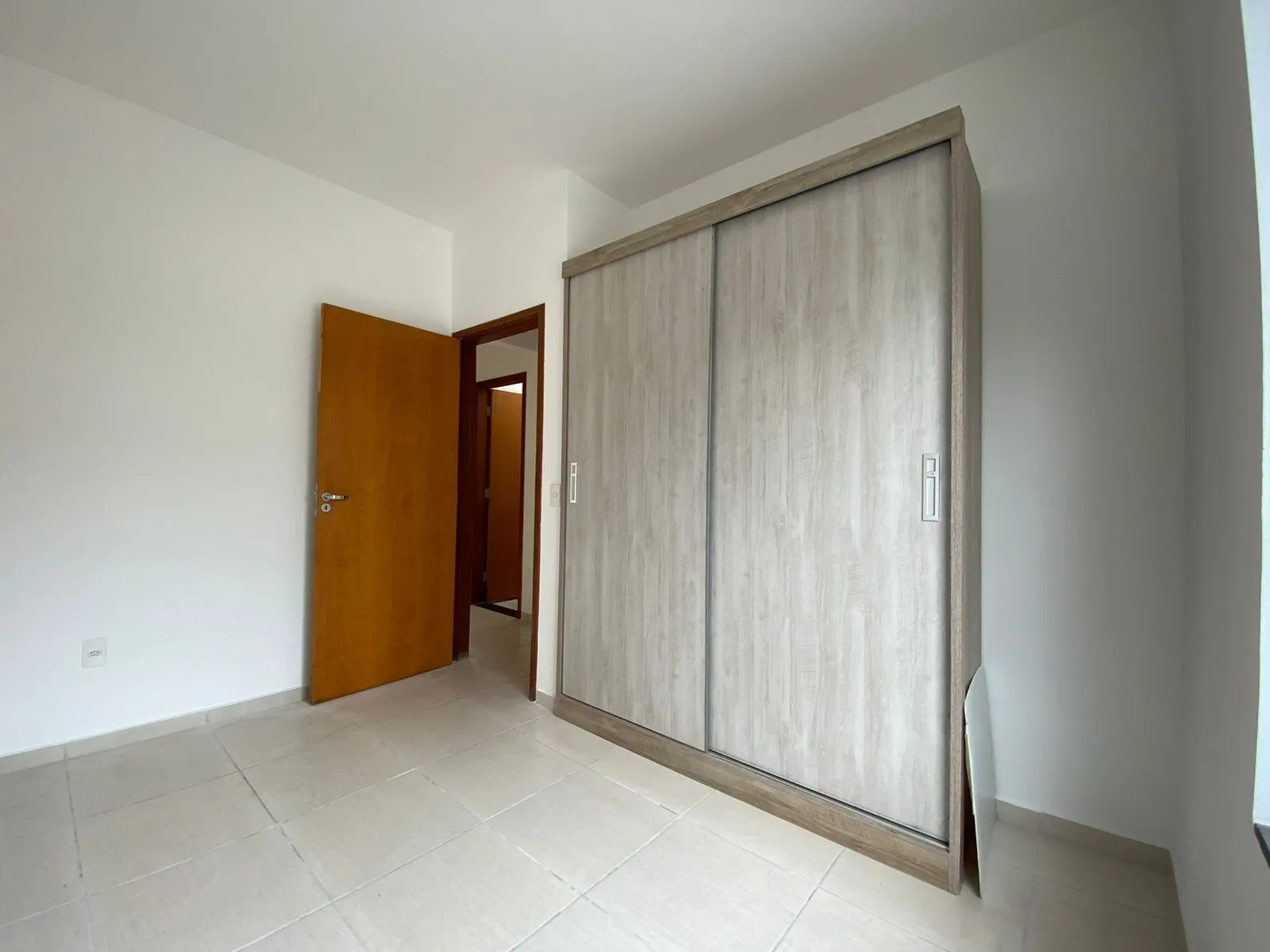 Imagem Excelente Casa de 100M² no Condomínio Horto Florestal I Para Venda e Locação