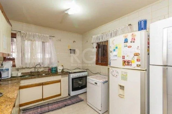 Imagem Casa para Venda de 3 dormitórios 6 vagas no bairro Chácara das Pedras