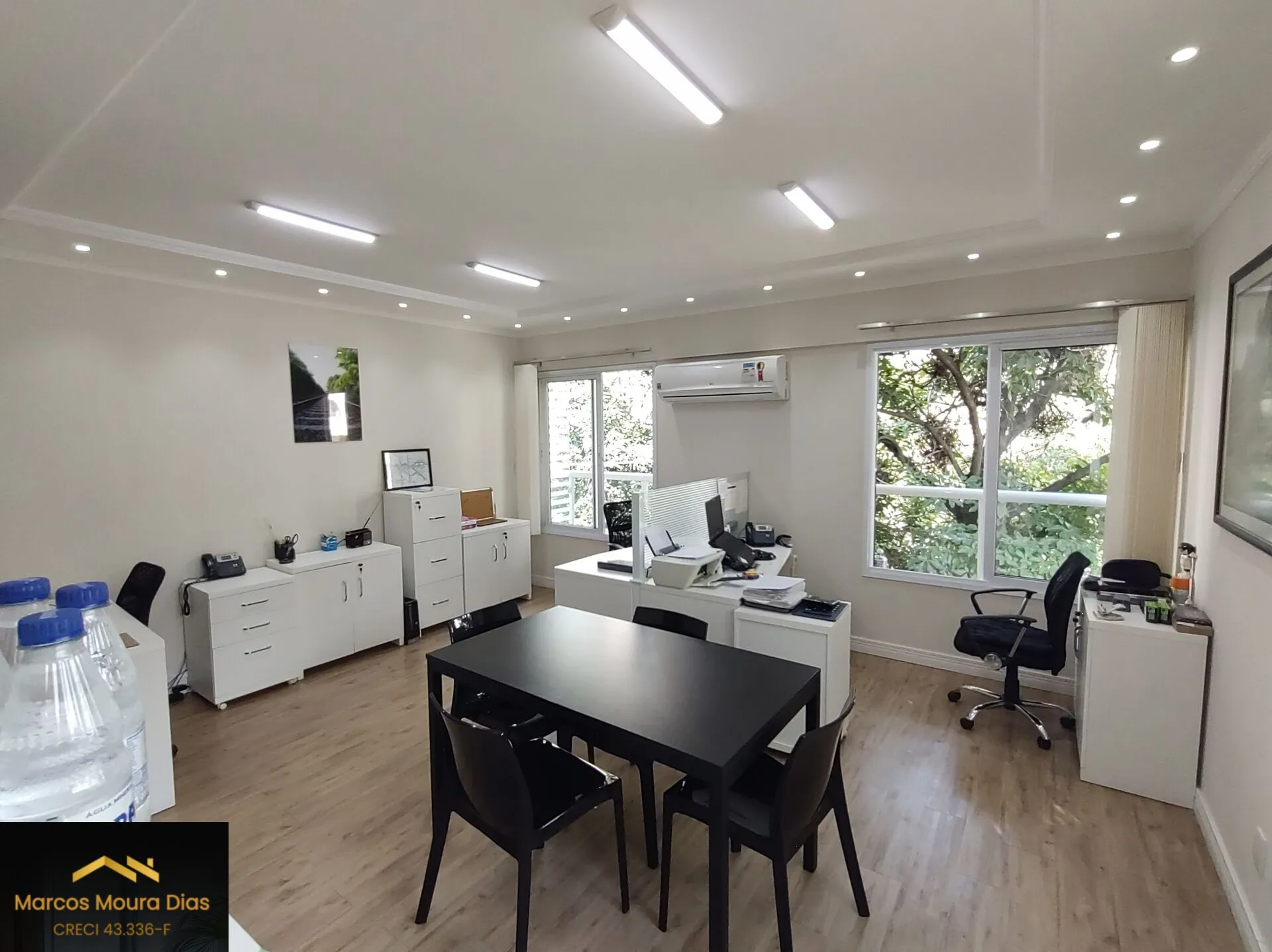 Foto do imóvel Conjunto mobiliado com ar condicionado à venda, 33 m², 2 banheiros e 1 Vaga de Garagem - Pompeia - São Paulo/SP