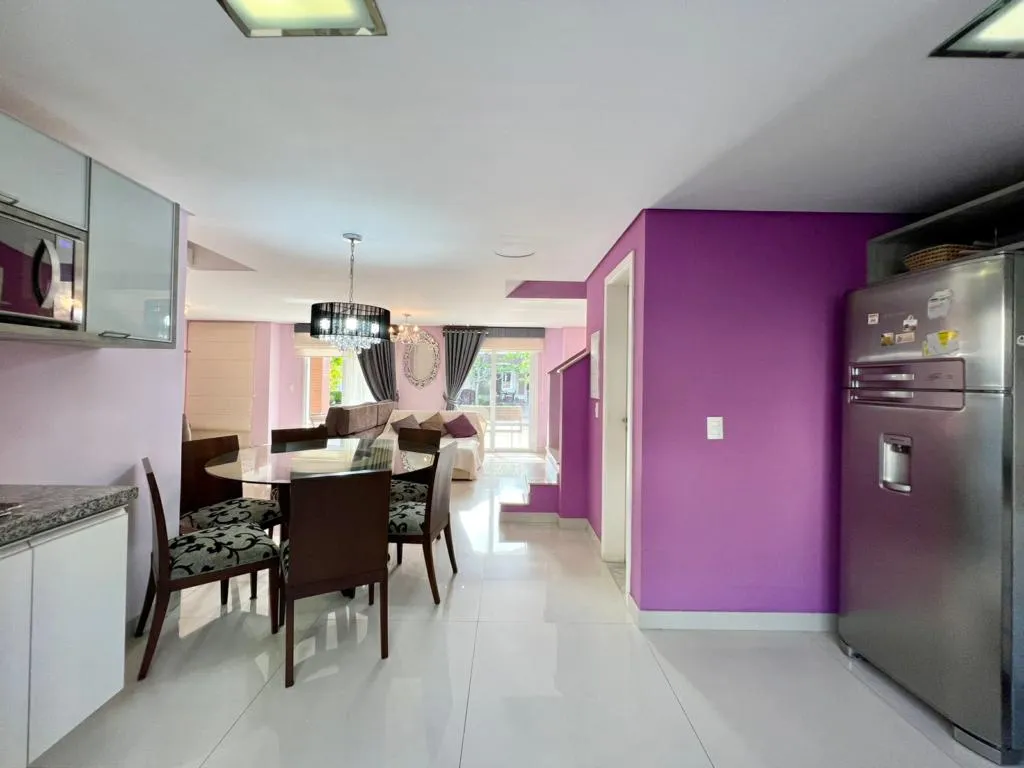 Imagem Casa em Condominio 5 Dormitórios - Bairro --