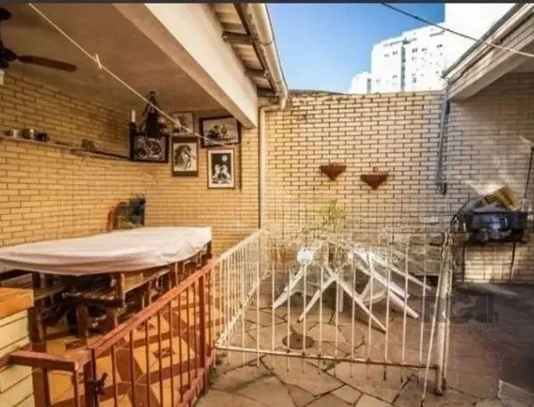 Imagem Casa sobrado no bairro Tristeza de 4 dormitórios 3 vagas