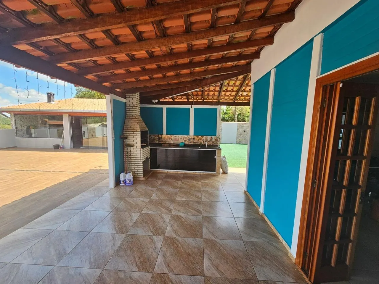 Imagem Chácara para venda com 3 suítes - Vila das Cachoeiras