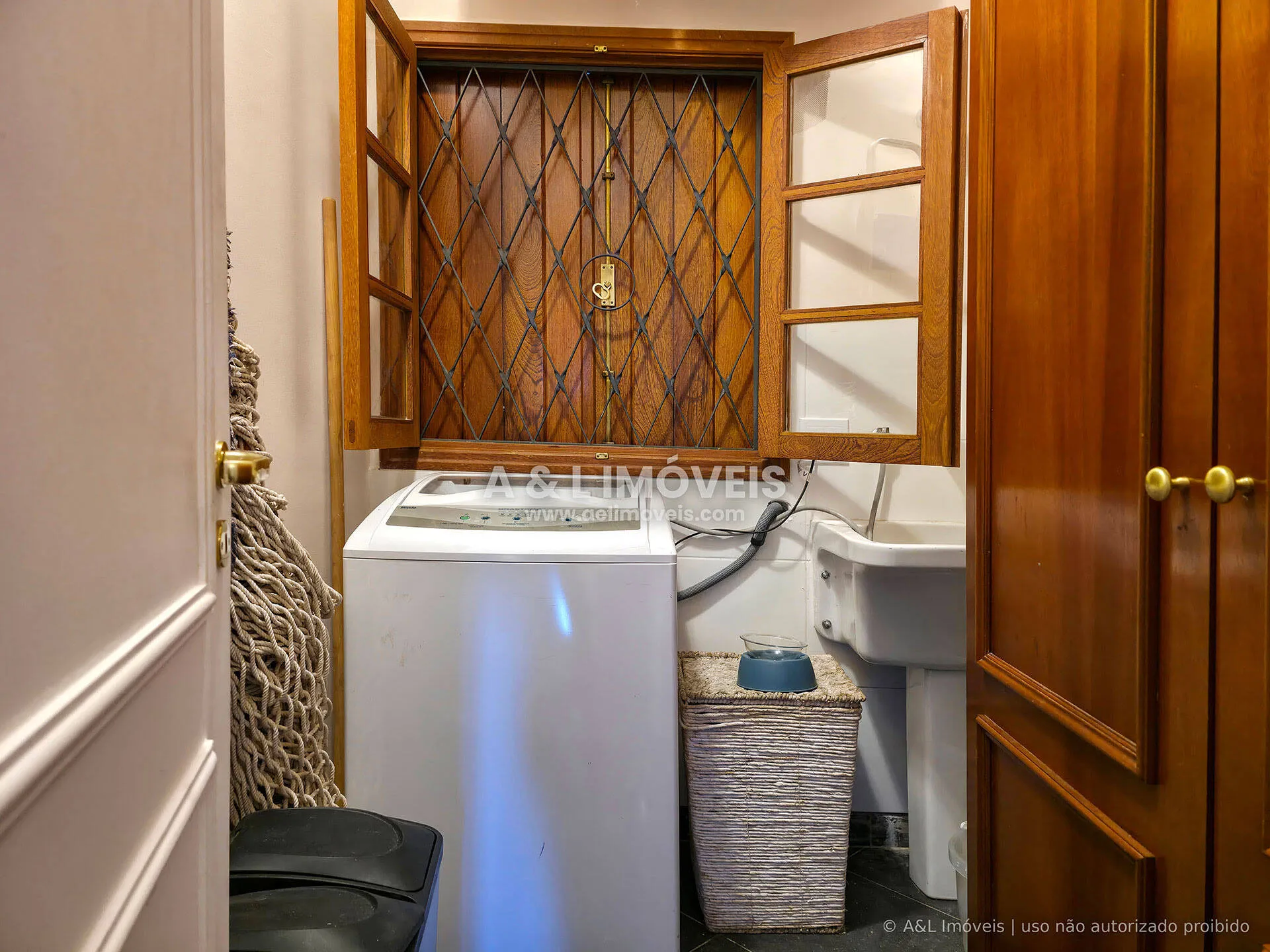 Imagem Casa no Saint Patrick em Campos do Jordão | 4 suítes, 348,50 m²