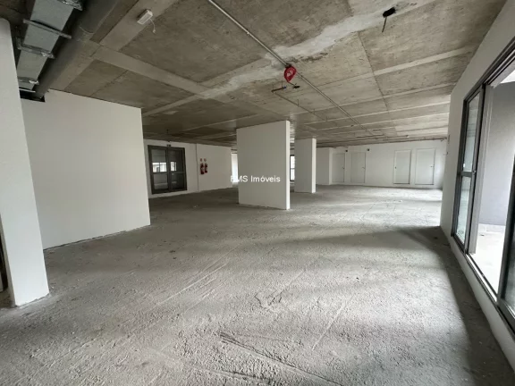 Imagem Laje comercial com 690m² para locação em Conceição.
