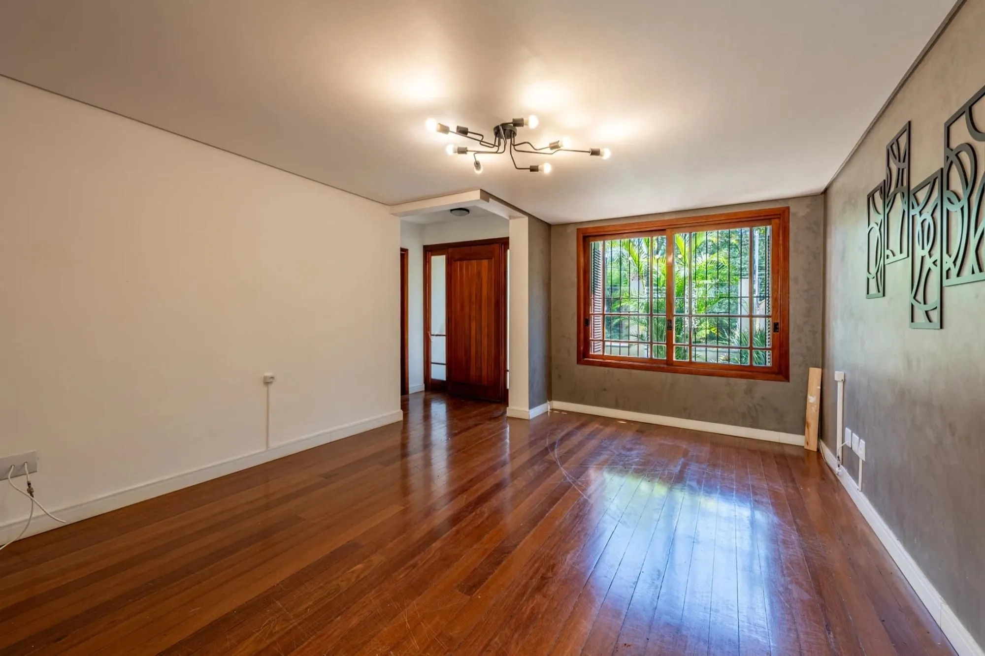 Imagem Casa em condomínio com 3 dormitórios, suíte e 2 vagas.