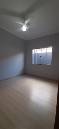 Imagem Casa com 3 Quartos à Venda, 167 m² em Vila Santos Dumont - Ourinhos