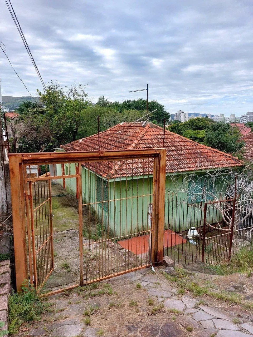 Imagem Terreno para Venda - 484m², 0 dormitórios, Cristal, Porto Alegre