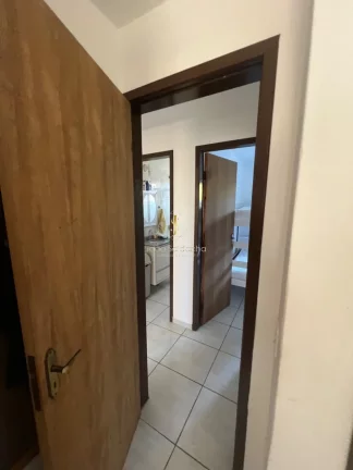 Imagem Casa em Condomínio, a 100 metros do mar, semi mobiliada.