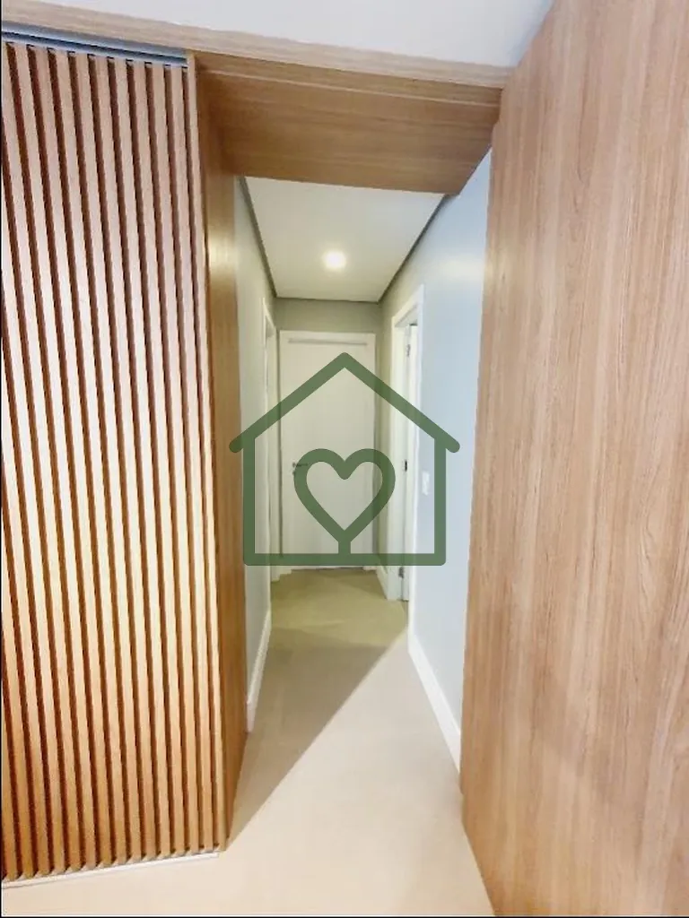 Imagem Excelente apartamento totalmente mobiliado, com planta de 3 dormitórios transformada em 2, sendo 1 ...