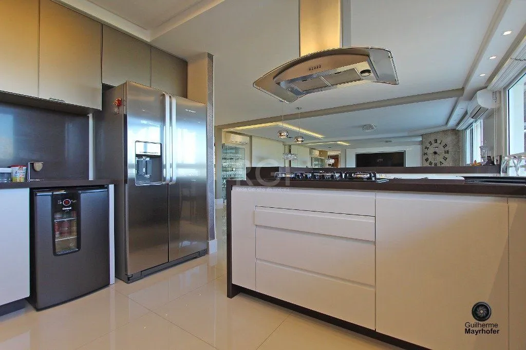 Imagem Casa para Venda - 445.52m², 4 dormitórios, sendo 4 suites, 4 vagas - Teresópolis