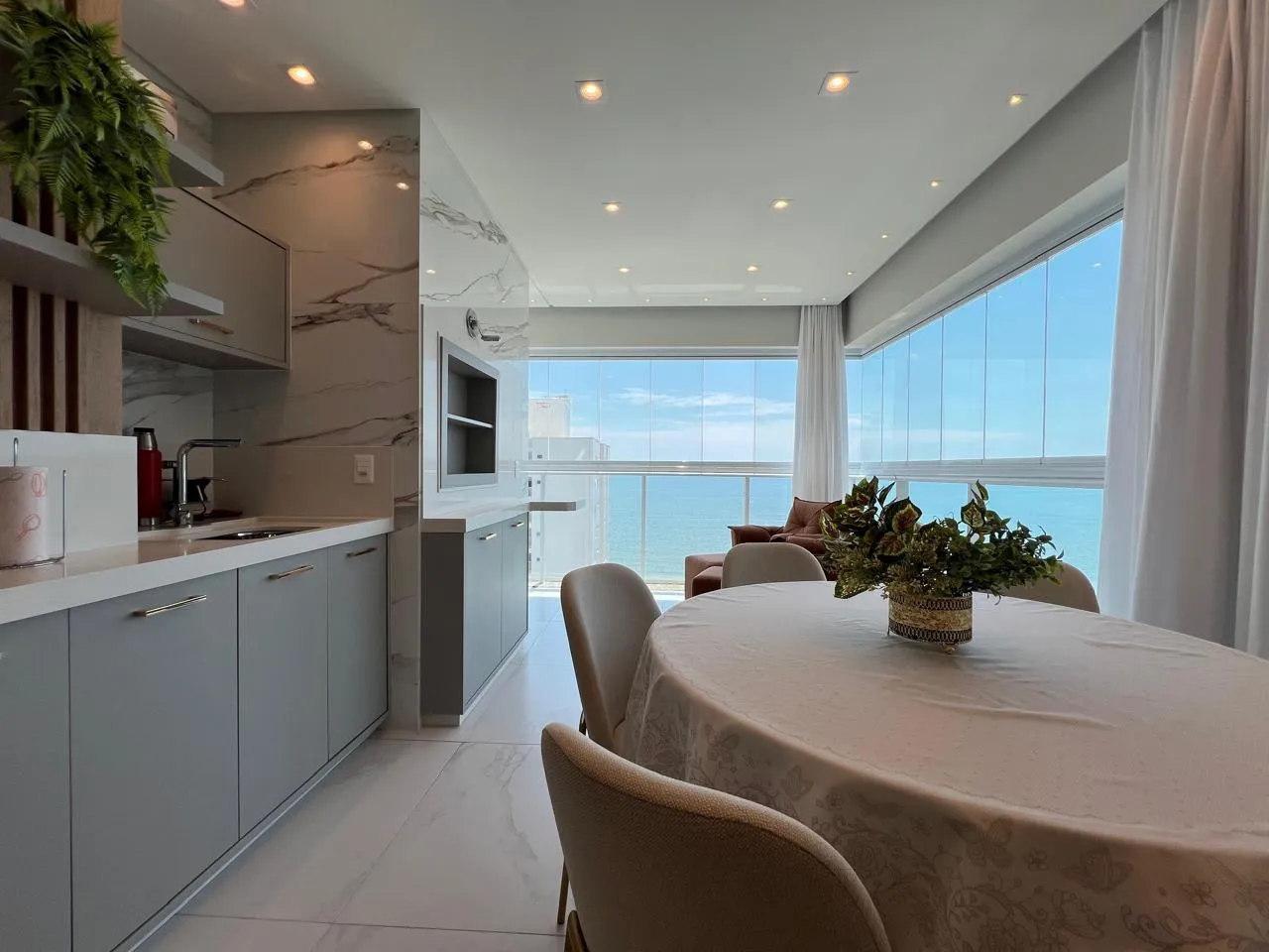 Imagem Apartamento com vista para o mar à venda com 197m2 por R$ 5.300.000,00