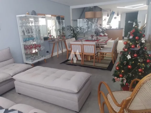 Imagem Sobrado Residencial à venda com 4 dormitórios e piscina na Ponta da Praia em Santos/SP