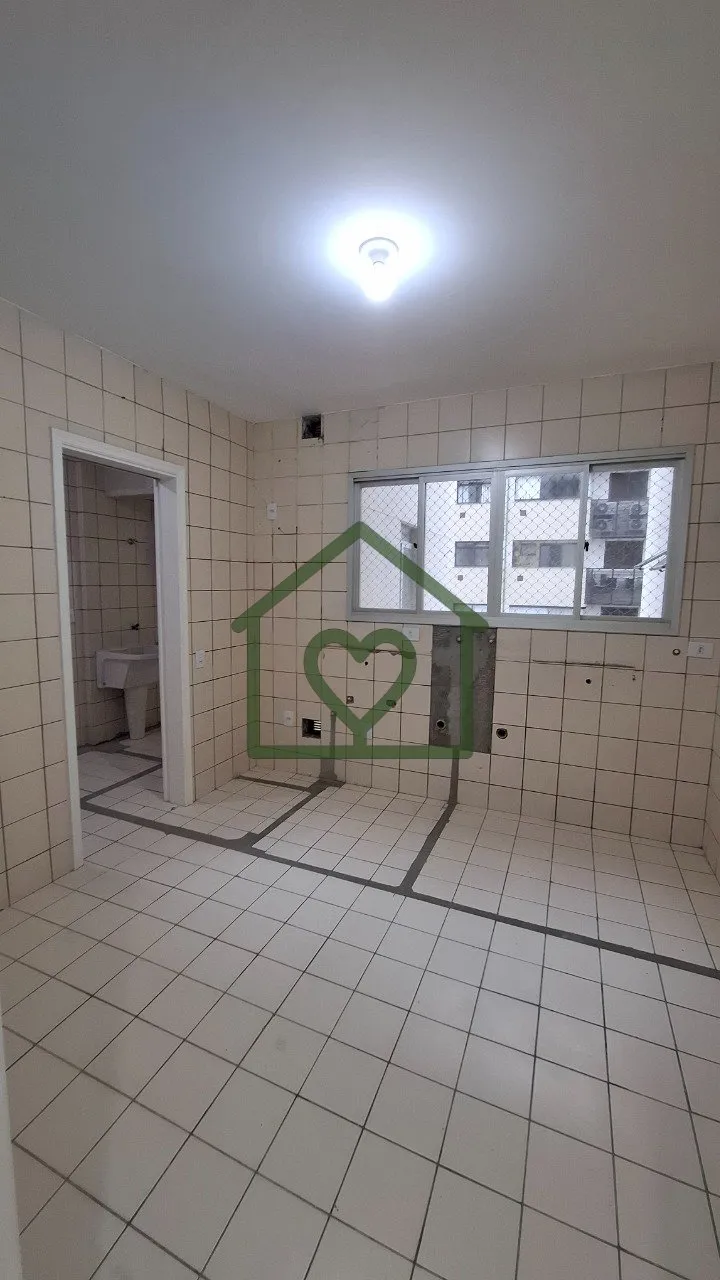Imagem O mais barato do Condomínio! Oportunidade! Apartamento 3 dormitórios no centro de Florianópolis, ...