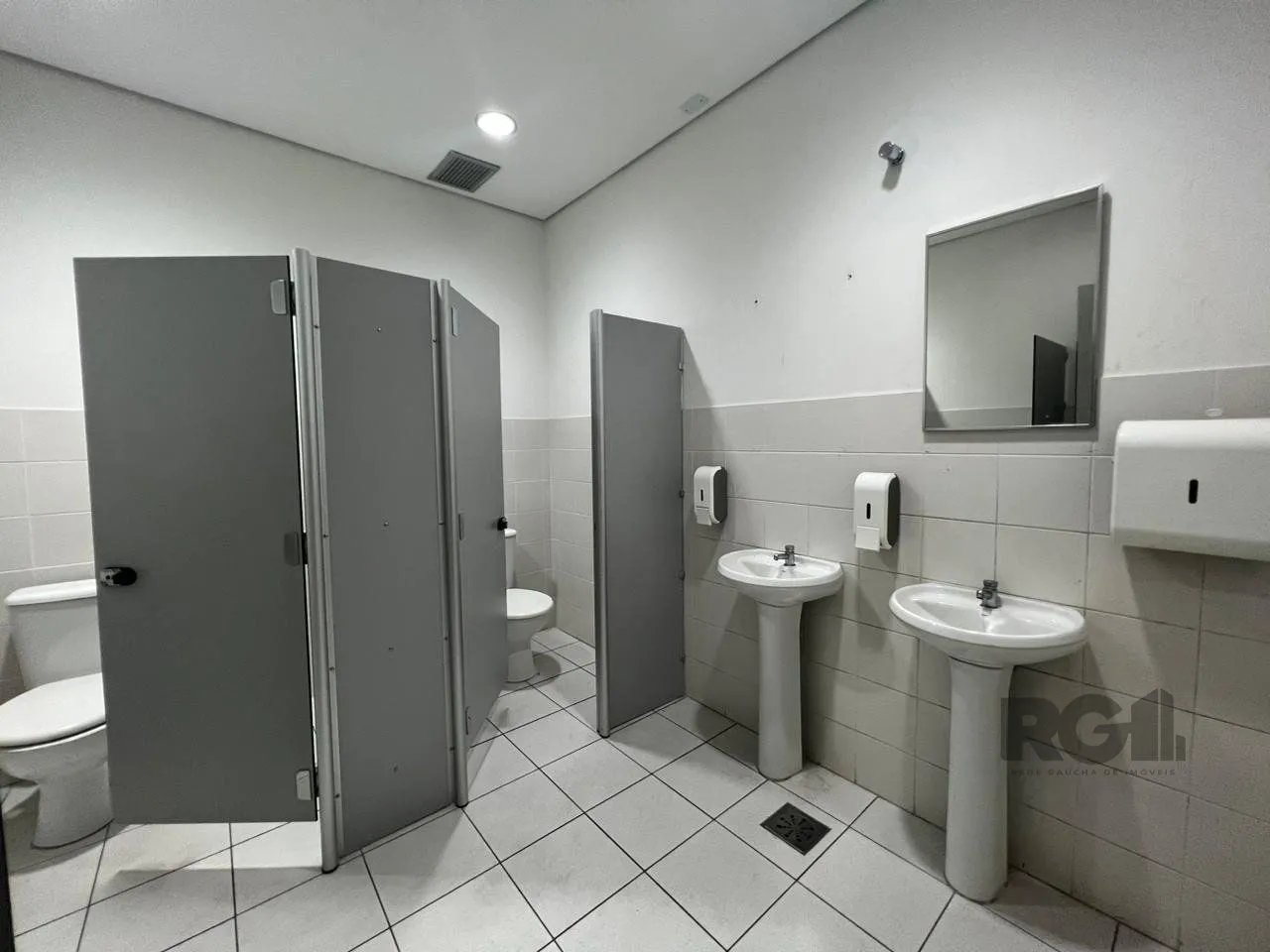 Imagem Loja para Venda - 450m², 0 dormitórios, 1 vaga - Petrópolis