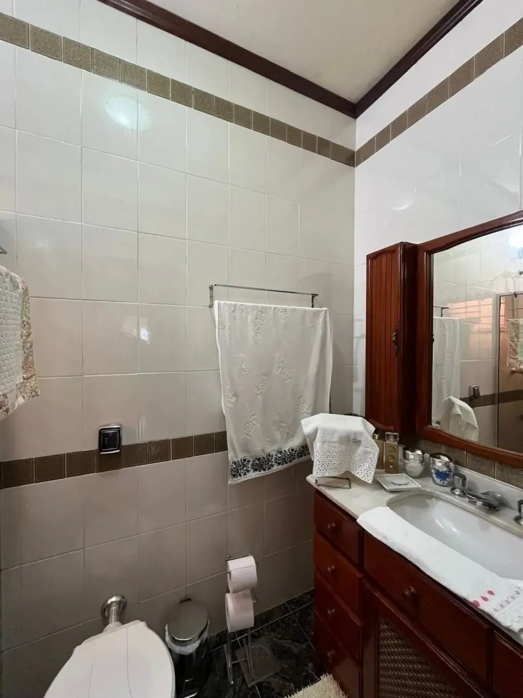 Imagem Casa com 4 quartos e 2 lareiras no bairro Belém Velho