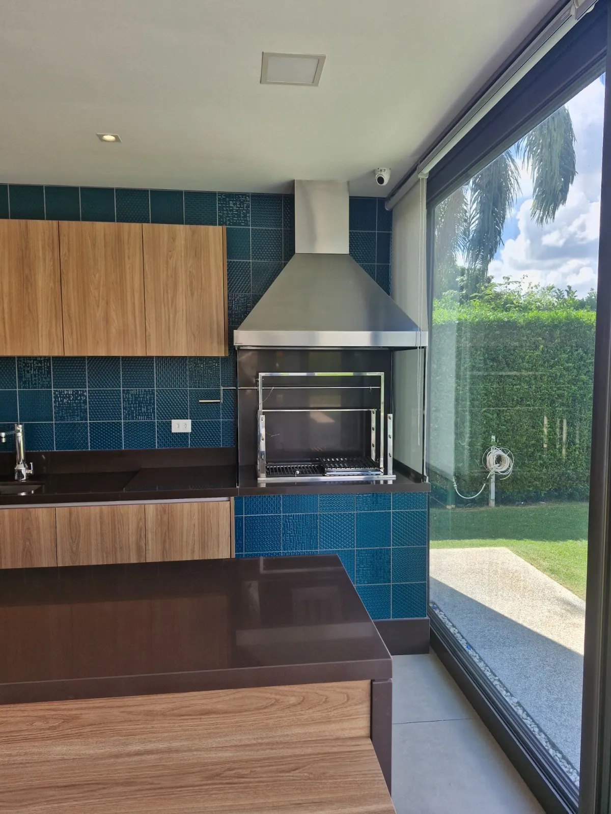 Imagem Casa de alto padrão para locação no Lago Azul Golf Club, Araçoiaba da Serra, com 4 suítes, piscina aquecida e 465 m²
