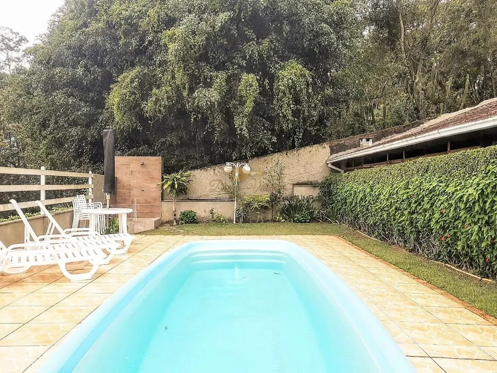 Imagem Casa em Condomínio para Venda em Teresópolis / RJ no bairro Araras
