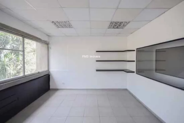 Imagem Galpão com 3568m2 em Barueri/SP