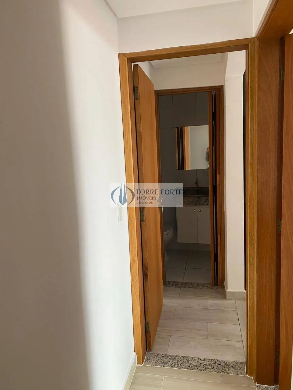 Imagem Apartamento Reformado com 2 Dormitórios, 1 Suíte e 1 Vaga em Santo André