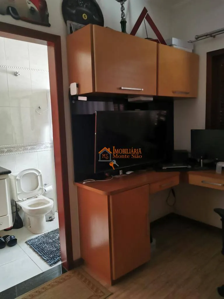Imagem Sobrado com 4 dormitórios à venda, 220 m² por R$ 1.331.000,00 - Vila Galvão - Guarulhos/SP