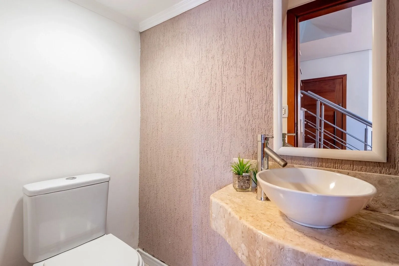 Imagem Sobrado moderno com 3 dor, suíte, piscina e espaço gourmet no Jardim Itu