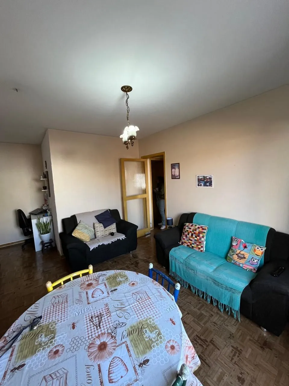 Imagem Apartamento 2 dormitórios, 1 vaga coberta no bairro Menino Deus.