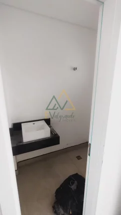 Imagem Sobrado à venda no bairro Cajuru - Curitiba/PR