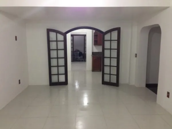 Imagem Mansão com 05 Quartos no Bairro Partenon
