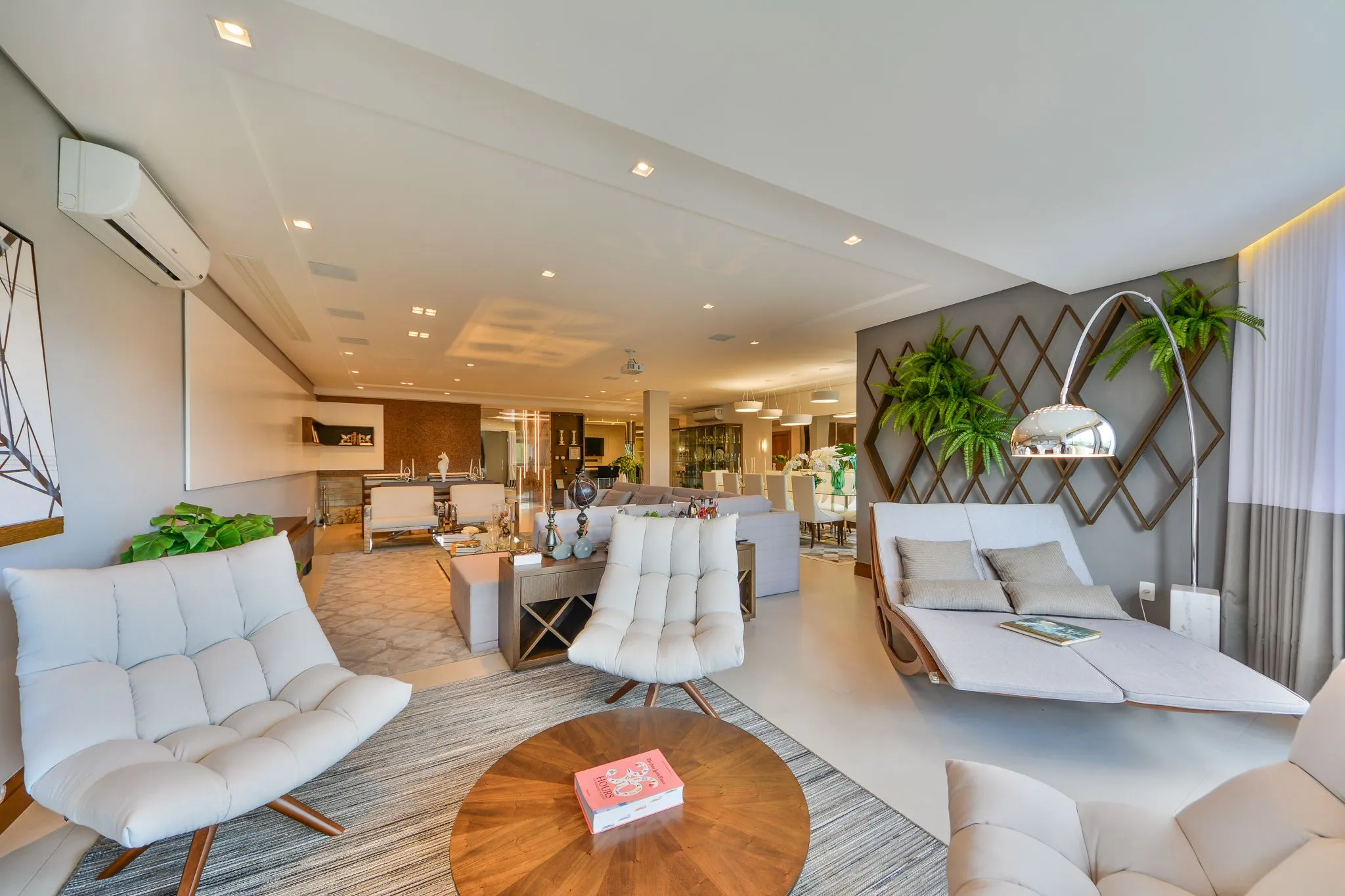 Imagem Apartamento à venda em Gramado, Centro, com 5 quartos, 314.74m2