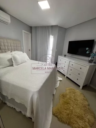 Imagem Apartamento da quadra da praia com vista para o mar, montado e decorado
