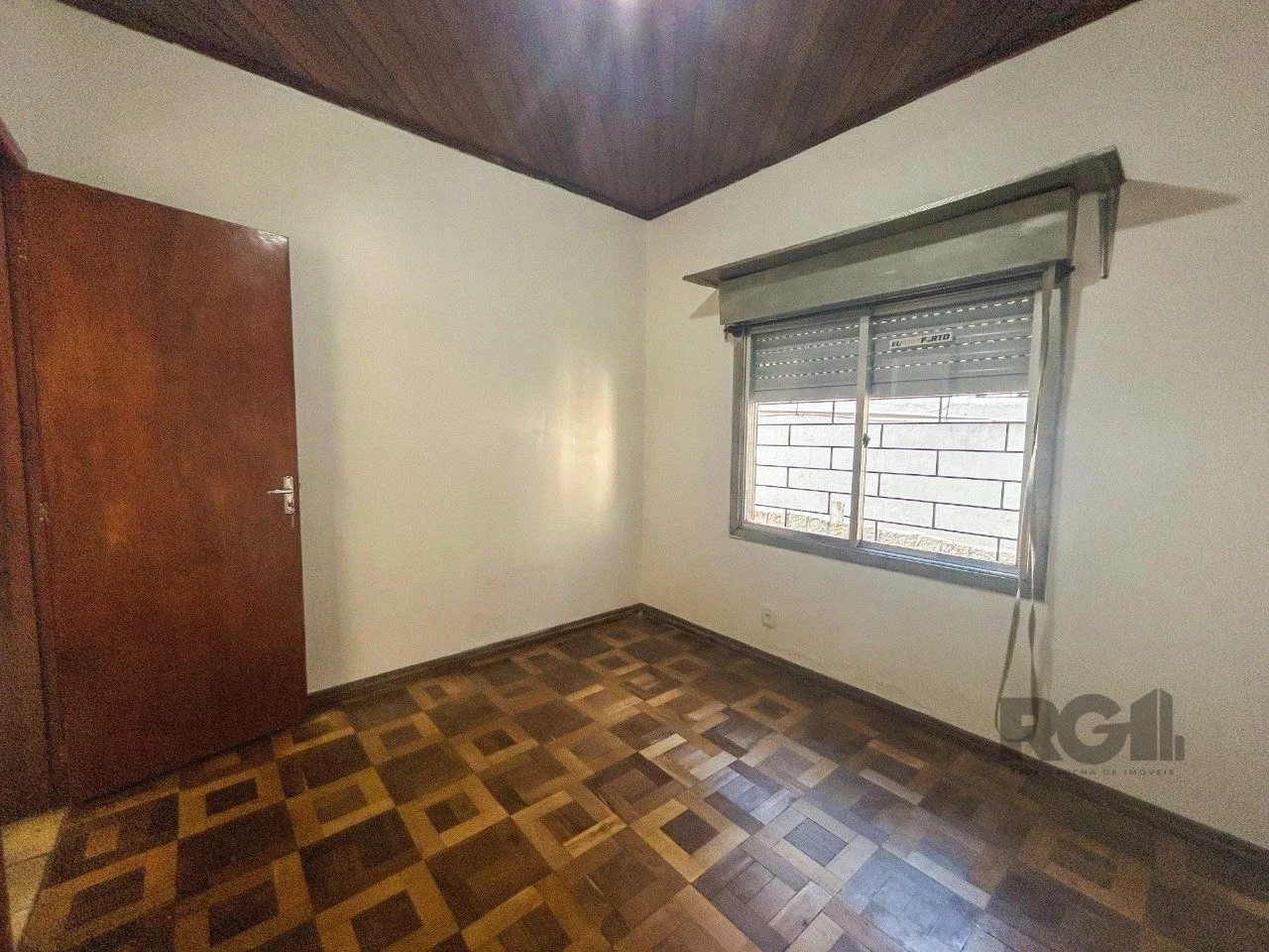 Imagem Casa 03 quartos, peças amplas, 03 dormitórios, salão de festas -3 vagas - Cavalhada