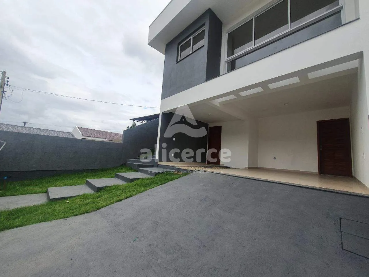 Imagem Sobrado à venda com 3 quartos 1 suíte, 105m² em Potecas São José