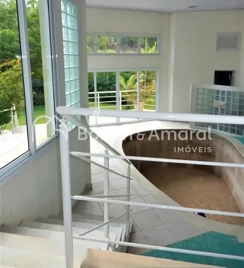 Imagem "Casa Elegante e Aconchegante em Condomínio com Lazer Completo"