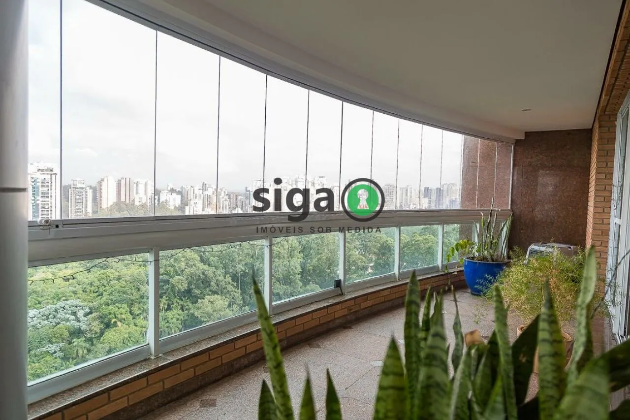 Imagem Apartamento para disponível para venda ou aluguel no Panamby, de 367m, 4 quartos e 6 vagas.