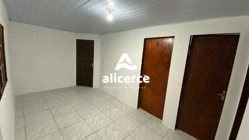 Imagem Imóvel de esquina para investimento com alta rentabilidade - Bairro Serraria, São José/SC