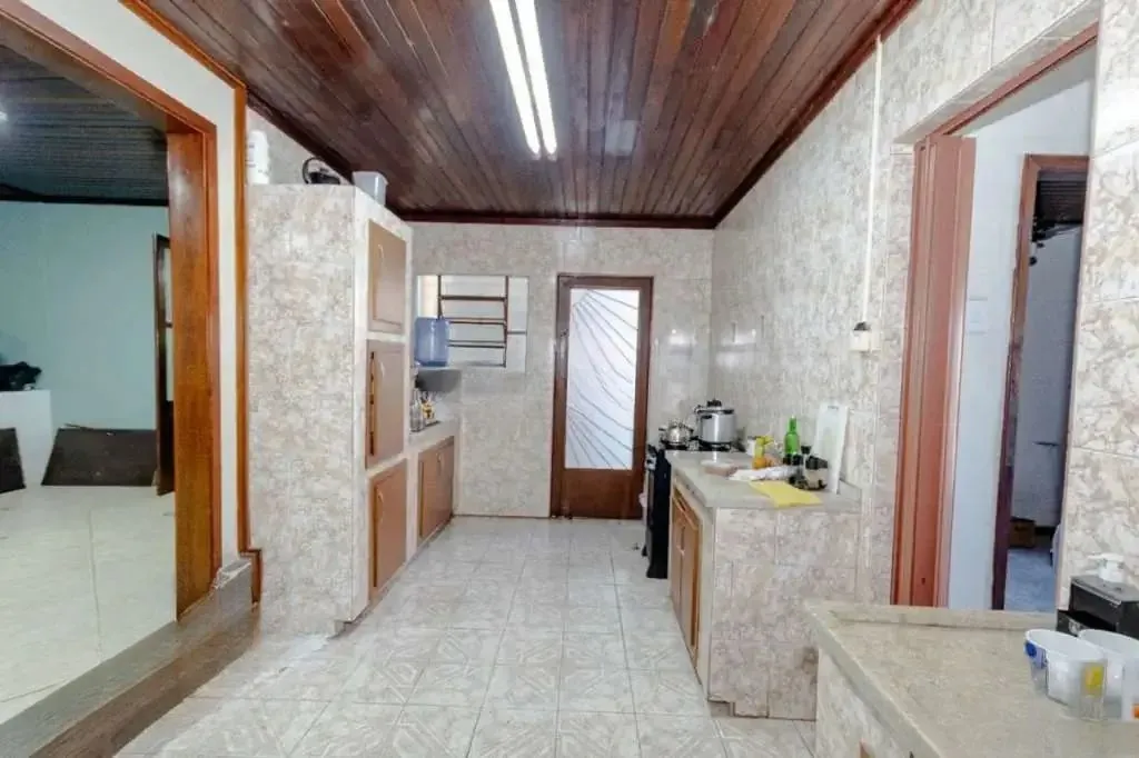 Imagem Casa à venda com 3 dormitórios, 1 suíte e espaço gourmet em terreno alto
