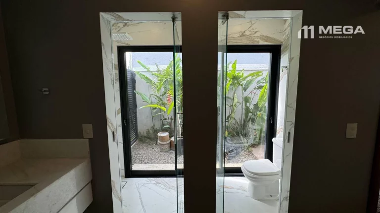 Imagem Casa com 3 dormitórios à venda, 213 m² por R$ 2.450.000,00 - Interlagos - Vila Velha/ES