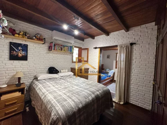 Imagem Encanto e Tranquilidade! Casa Espaçosa com Jardim e Lareira em Condomínio Exclusivo – Teresópolis/RJ ????
