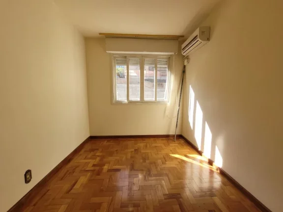 Imagem Apartamento à venda, 63 m² por R$ 220.000,00 - Rio Branco - Porto Alegre/RS