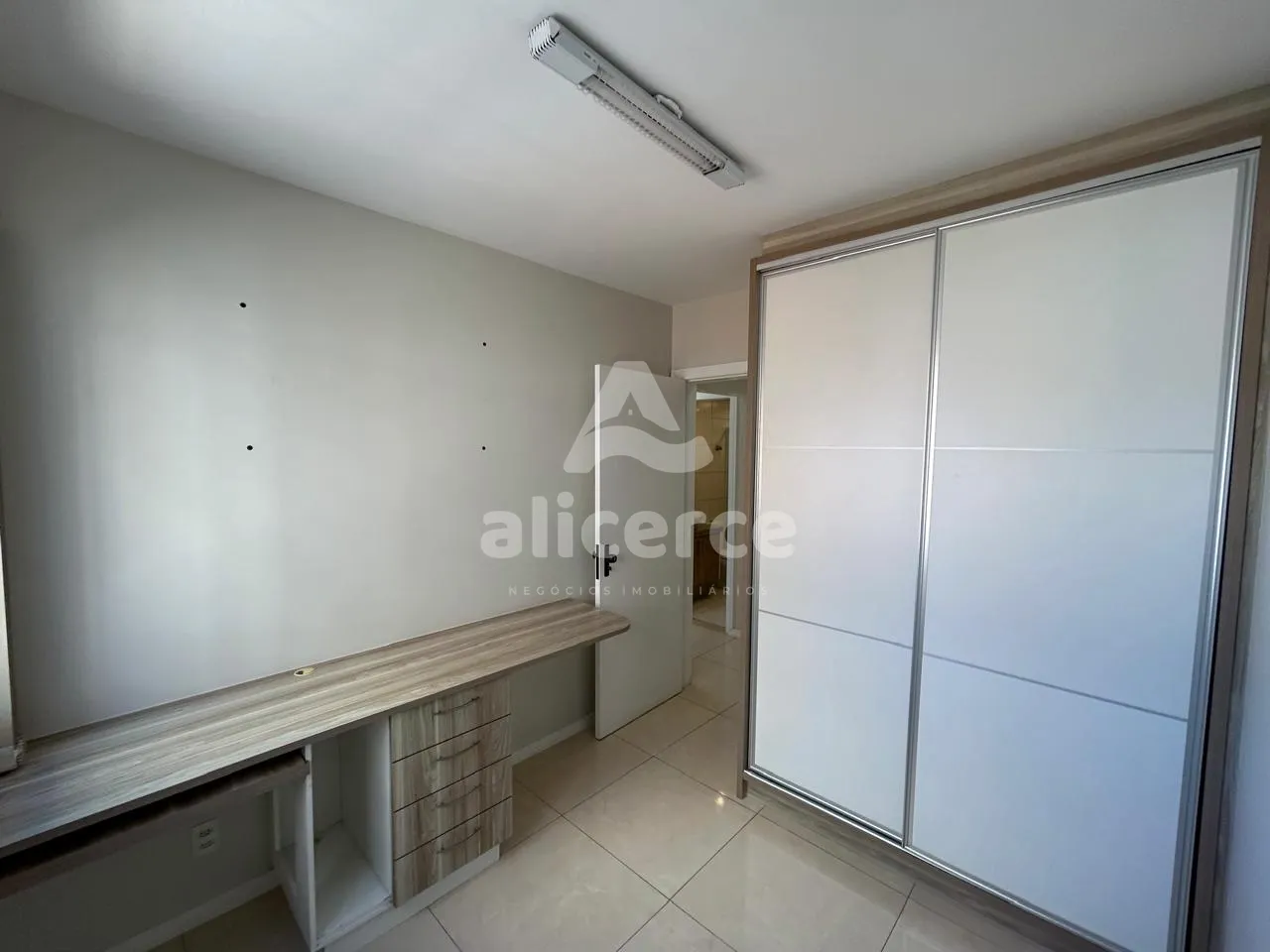 Imagem Apartamento à venda com 3 quartos 1 suíte, 92m² em Carvoeira Florianópolis