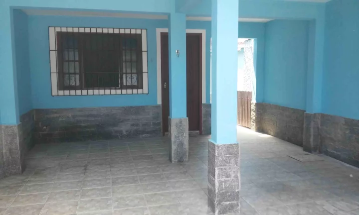Imagem Casa meio lote - otima localização - Marafunda