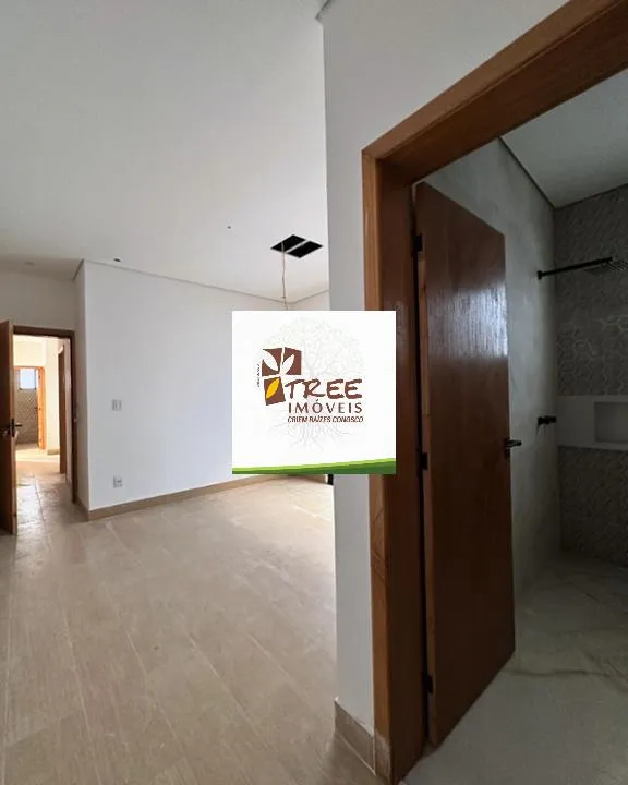 Imagem VENDA DE CASA TÉRREA NO CONDOMÍNIO ARUÃ BRISAS, EM MOGI DAS CRUZES/SP, 321m² com 3 suítes, churrasqueira, piscina e 4 vagas para autos. CONSULTE-NOS.