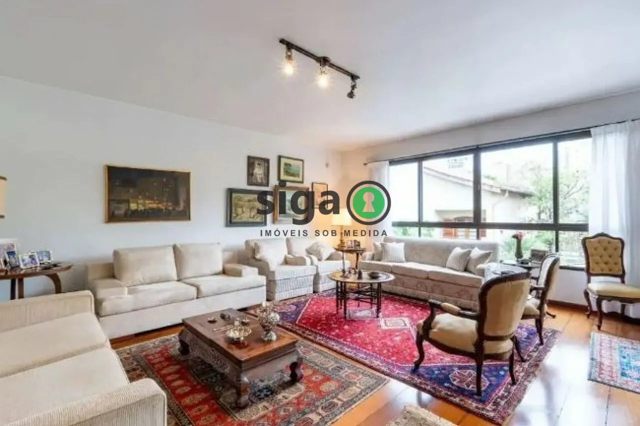 Imagem Casa Alto Padrão no Real Parque de 4 Quartos com 8 Vagas - 450m² à Venda.