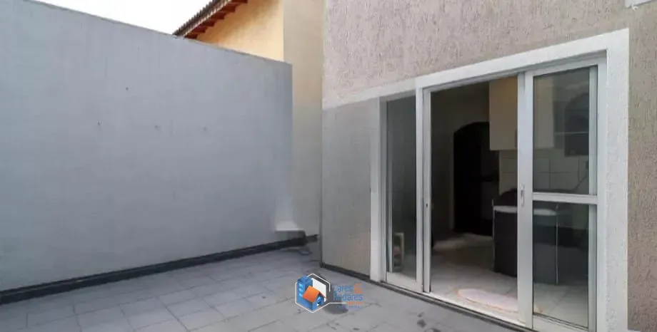 Imagem SOBRADO À VENDA, COM 3 DORMS SENDO UMA SUÍTE, ARMARIO NA COZINHA E QUARTOS, 2 VAGAS - VILA SANTA MARIA