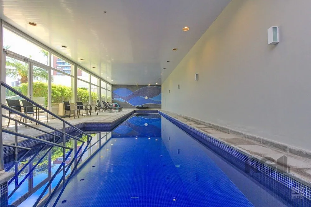 Imagem Apartamento com 3 suítes e 161m² à venda em Petrópolis, Porto Alegre.