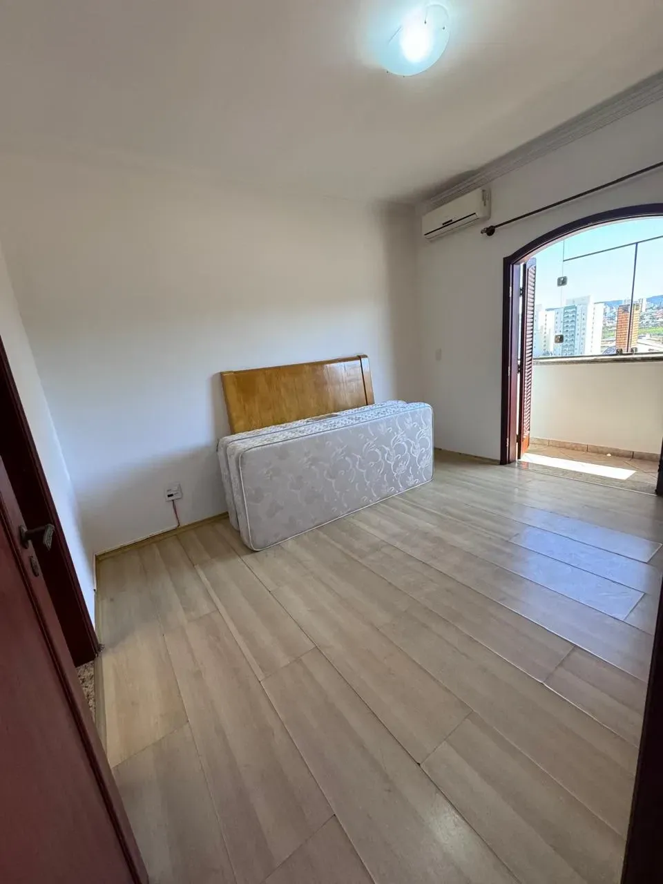 Imagem Casa com 3 Quartos à Venda ou Locação, 400 m² em Jardim da Fonte - Jundiaí