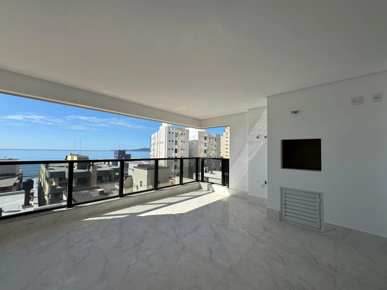 Imagem Apartamento com vista para o mar à venda com 210m2 por R$ 4.200.000,00