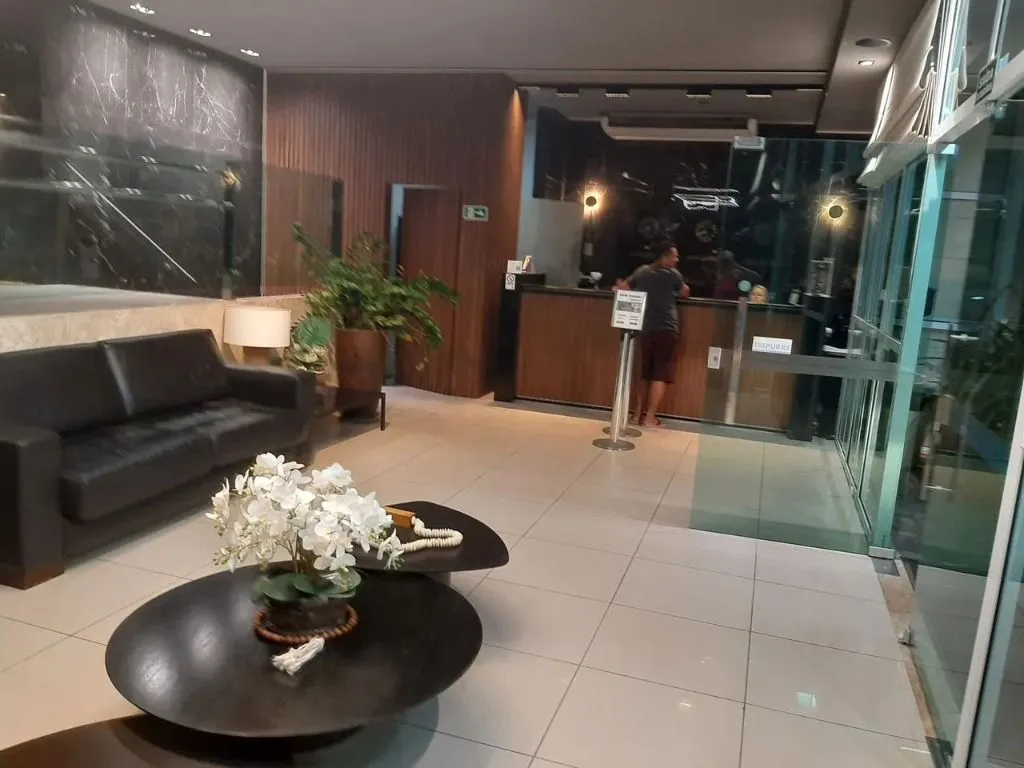Imagem Flat mobiliado em Manaíra, vista lateral para o mar, lazer na cobertura, garagem e localização privilegiada.
