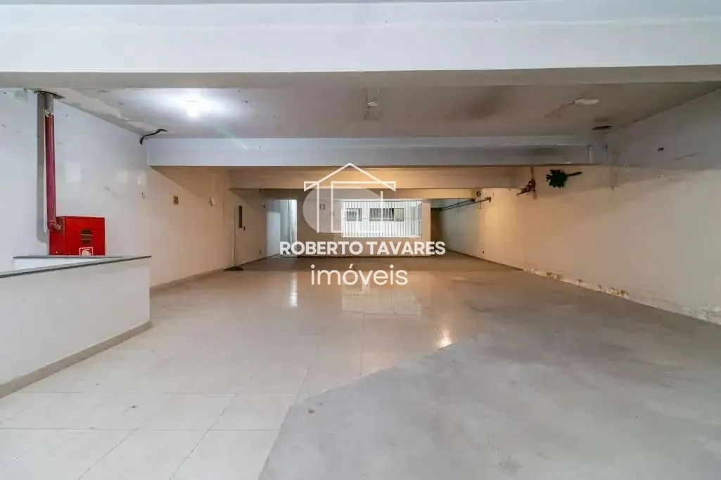Imagem Prédio com 946,05 M² contendo terreno de 8,10 de largura x 44m de profundidade. Excelente localização, entre duas estações de metrô - Estação Marechal Deodoro e Santa Cecilia.
