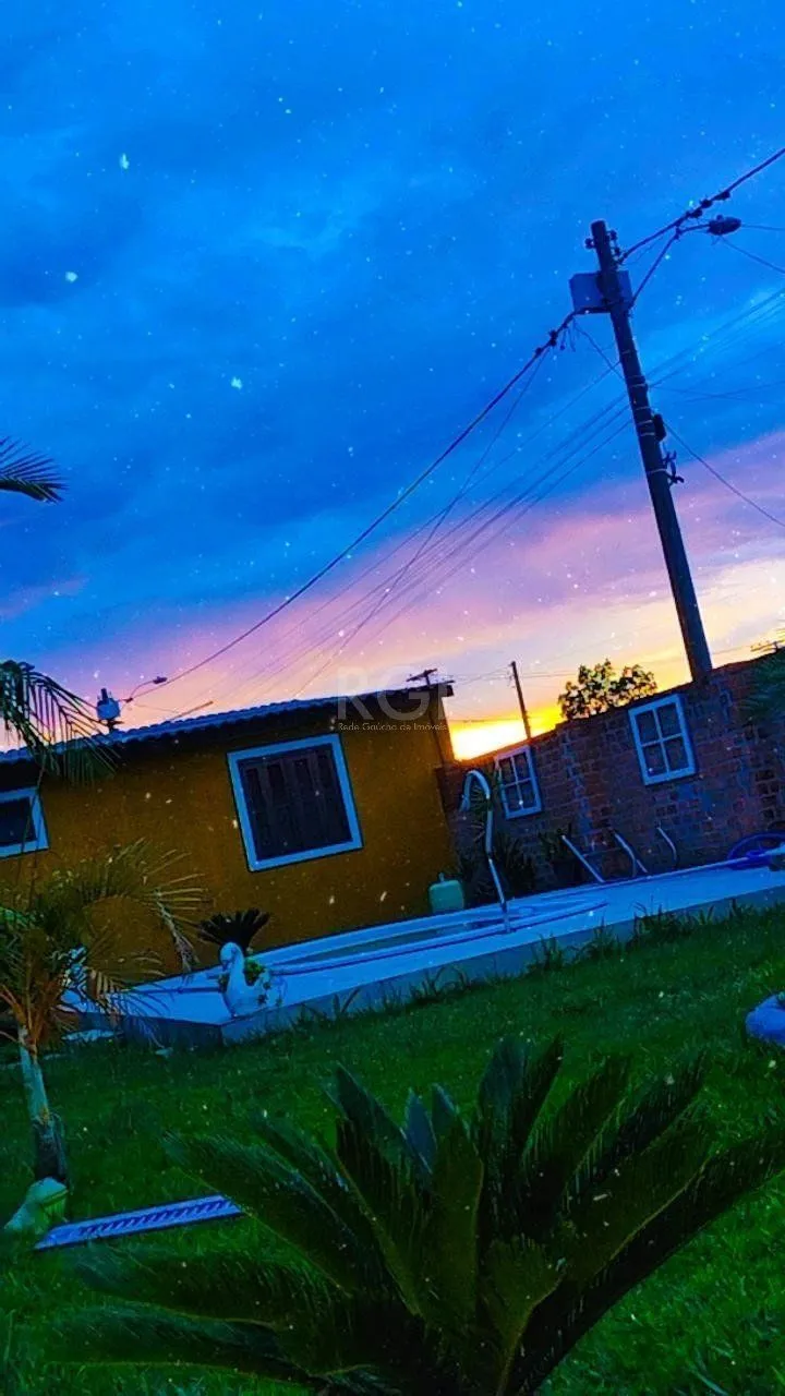 Imagem Casa com Piscina no bairro Lami